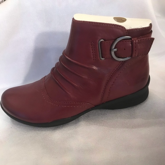 NIB Earth Natural Tahoe Merlot Leather Side Zip Ankle Booties 7 1/2 Wide - Picture 5 of 12
